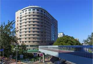 闵行区停车场车位道路划线标识